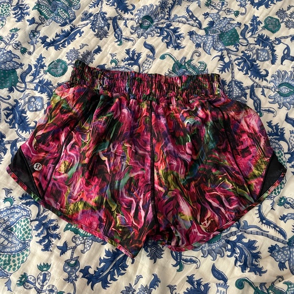 LULULEMON SHORTS SIZE 4 "4 HIGHRISE - Picture 1 of 4